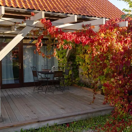 Hotel Karlamuiza Country Karli